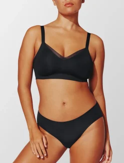 24/7® Classic Wireless Crossover Minimizer Bra