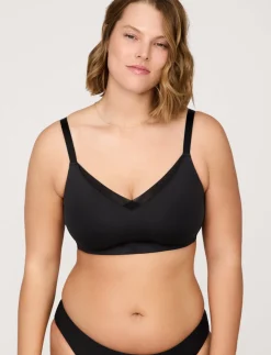 24/7® Classic Wireless Crossover Minimizer Bra