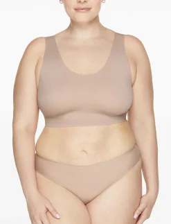 Smoothing Scoop Wireless Bra
